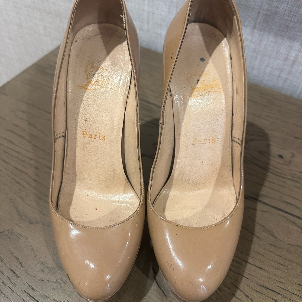 Christian Louboutin Nude Heels. Size 36 (US 6)